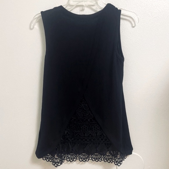 XS Red haute Sleeveless Top
Pullover sweater 
Black lace back - Picture 4 of 6